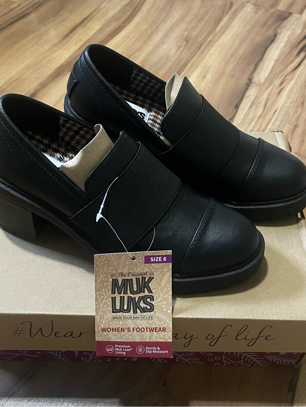 NIB MUK LUKS Lucy Lettie Black Leather Lug Sole Platform Chunky Loafers